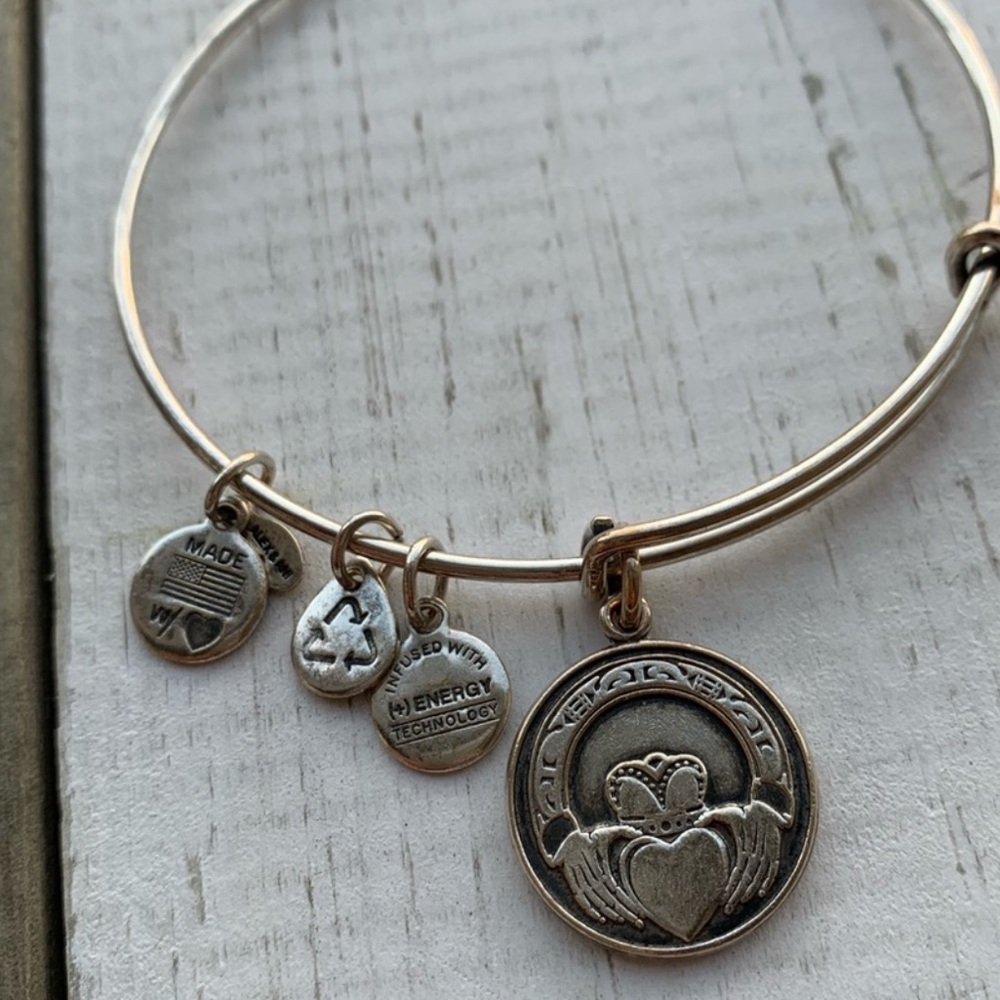 Claddagh Alex and Ani Bangle bracelet / Irish